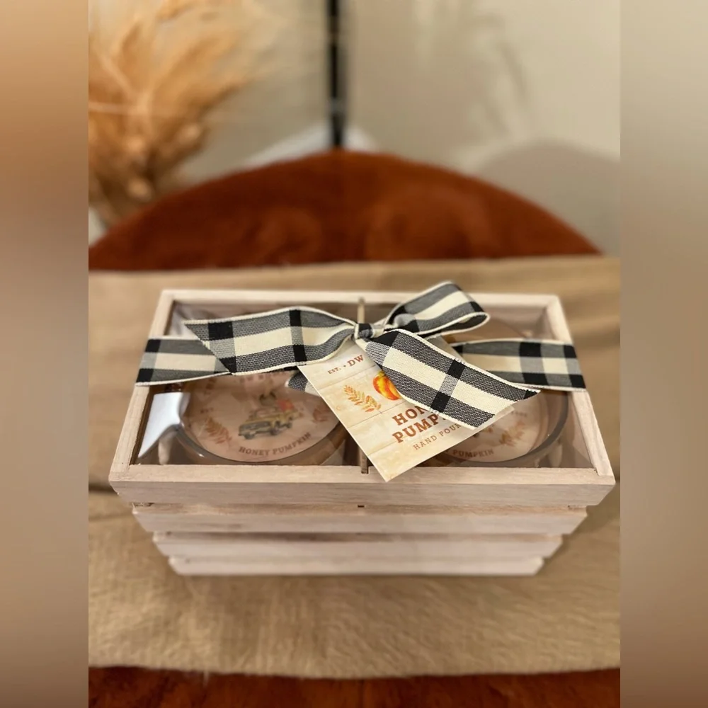 ✨S O L D✨ ➖🎃 DW Home Setof2 Honey Pumpkin Candle w Wooden Holder/Storage Box - Picture 4 of 7